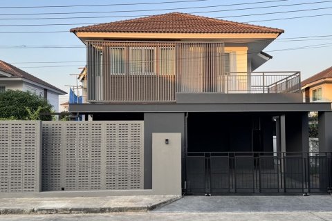 House in Chiang Mai, Thailand 3 bedrooms № 171797 - photo 1