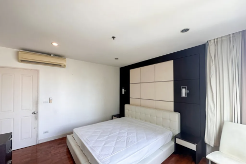 Condo in Watthana, Bangkok, Thailand, 2 bedrooms  № 147592 - photo 6
