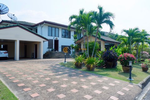 Студия в Чонбури, Таиланд № 164934