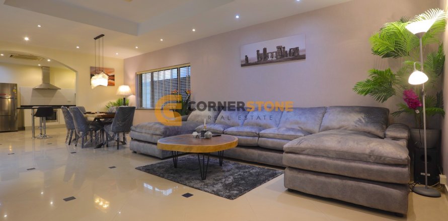 Studio on Jomtien Beach, Pattaya, Thailand № 164937