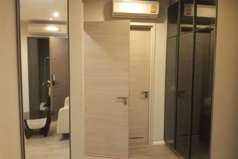 Studio in the Condo in Sathon, Bangkok, Thailand  № 162059 - photo 2