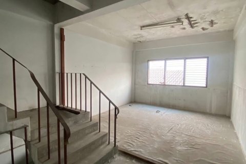 Townhouse in Bangkok Noi, Thailand 5 bedrooms № 154077 - photo 14
