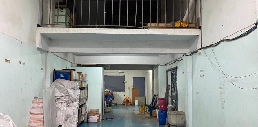 Townhouse in Bangkok Noi, Thailand 5 bedrooms № 154077