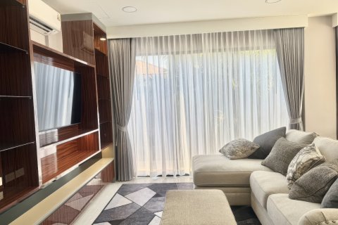 House in Pattaya, Thailand 4 bedrooms № 170369 - photo 8