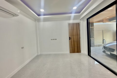 House in Pattaya, Thailand 4 bedrooms № 170369 - photo 13