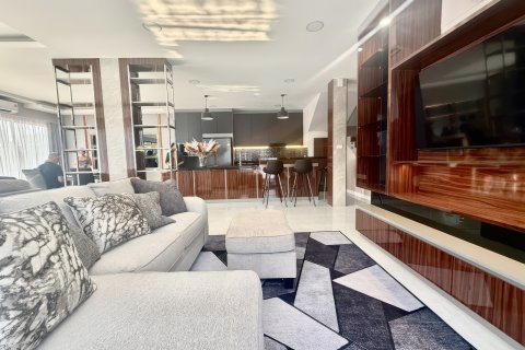 House in Pattaya, Thailand 4 bedrooms № 170369 - photo 6