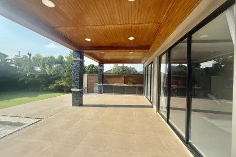 House in Pattaya, Thailand 4 bedrooms № 170369 - photo 30