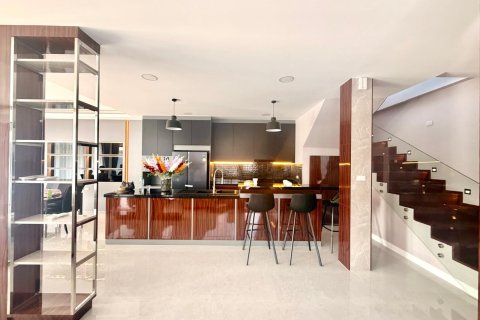 House in Pattaya, Thailand 4 bedrooms № 170369 - photo 9