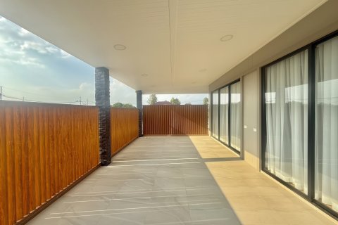 House in Pattaya, Thailand 4 bedrooms № 170369 - photo 4