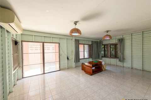 House in Bangkok, Thailand 3 bedrooms № 190376 - photo 8