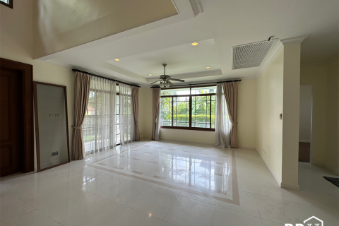 Maison à Bangkok, Thaïlande 5 chambres № 190374