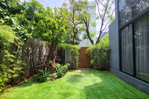 House in Bangkok, Thailand 4 bedrooms № 190378 - photo 10