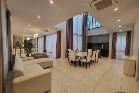 House in Bangkok, Thailand 4 bedrooms № 190378 - photo 4