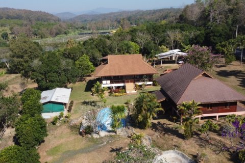 Maison à Mae Taeng, Thaïlande 5 chambres № 200469