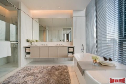 Apartment in Bangkok, Thailand 3 bedrooms № 194039 - photo 3