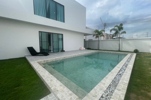 Villa in Pattaya, Thailand 5 bedrooms № 153024 - photo 23