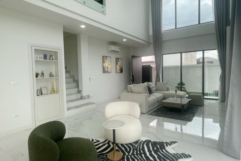 Villa in Pattaya, Thailand 5 bedrooms № 153024 - photo 25