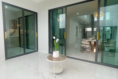 Villa in Pattaya, Thailand 5 bedrooms № 153024 - photo 6