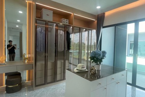 Villa in Pattaya, Thailand 5 bedrooms № 153024 - photo 10