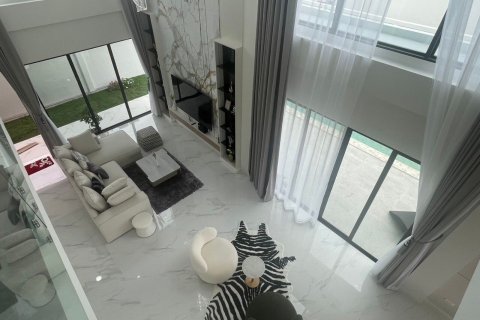 Villa in Pattaya, Thailand 5 bedrooms № 153024 - photo 12