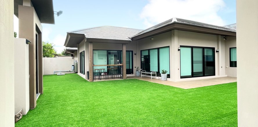 Villa in Pattaya, Thailand 3 bedrooms № 153023