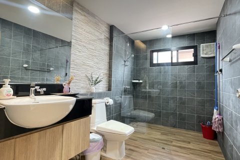 Villa in Pattaya, Thailand 3 bedrooms № 153023 - photo 9