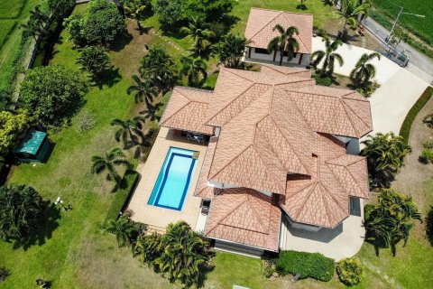 House in Chiang Mai, Thailand 4 bedrooms № 155306 - photo 2