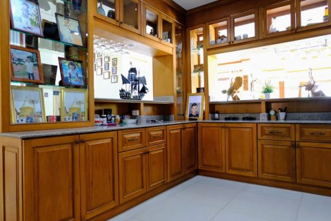 House in Chiang Mai, Thailand 4 bedrooms № 155306 - photo 13
