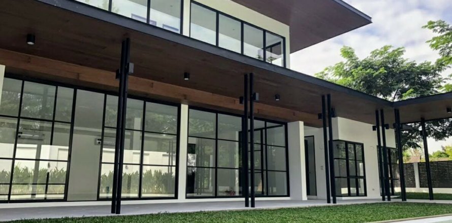 House in Chiang Mai, Thailand 4 bedrooms № 155309