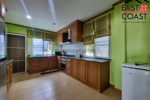 Casa de 3 dormitorios en Pattaya, Tailandia № 213611 - foto 5