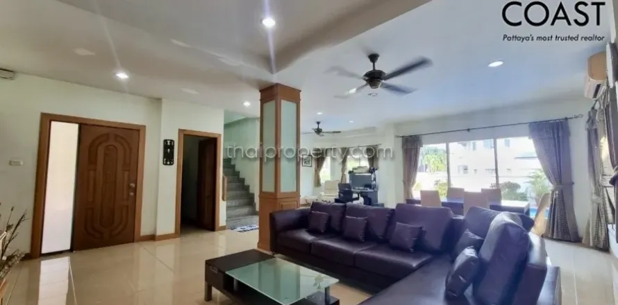 Casa de 3 dormitorios en Pattaya, Tailandia № 213611