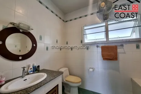 Casa de 3 dormitorios en Pattaya, Tailandia № 213611 - foto 12