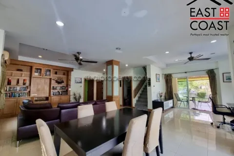Casa de 3 dormitorios en Pattaya, Tailandia № 213611 - foto 3