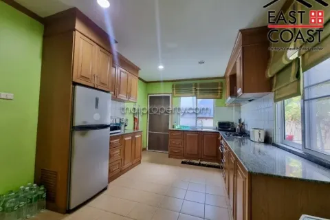 Casa de 3 dormitorios en Pattaya, Tailandia № 213611 - foto 4