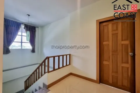 Casa de 3 dormitorios en Pattaya, Tailandia № 213611 - foto 8