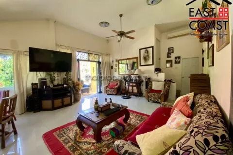 Casa de 3 dormitorios en Pattaya, Tailandia № 213612 - foto 8