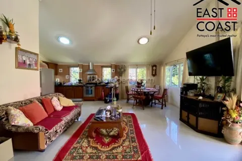 Casa de 3 dormitorios en Pattaya, Tailandia № 213612 - foto 5