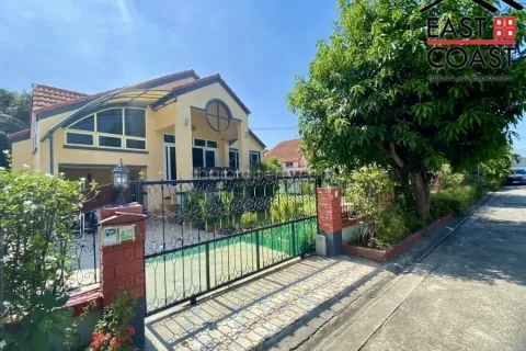 Casa de 3 dormitorios en Pattaya, Tailandia № 213612 - foto 3