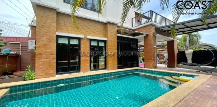 Casa de 4 dormitorios en Pattaya, Tailandia № 213606