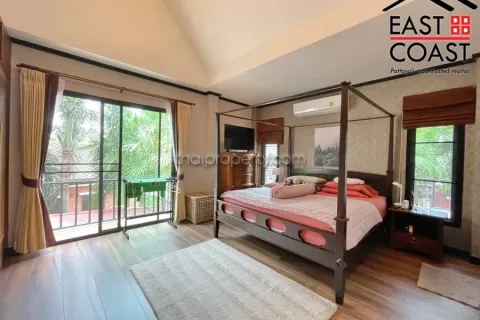Casa de 4 dormitorios en Pattaya, Tailandia № 213606 - foto 14