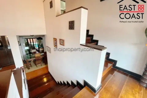 Casa de 4 dormitorios en Pattaya, Tailandia № 213606 - foto 13