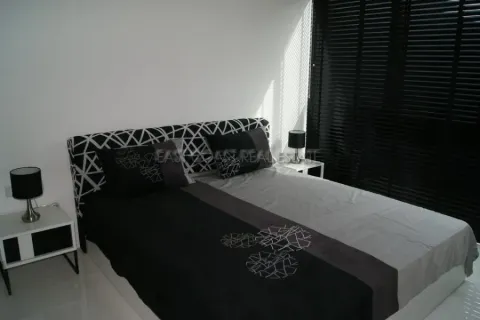 Condominio de 2 dormitorios en Pattaya, Tailandia № 213608 - foto 4