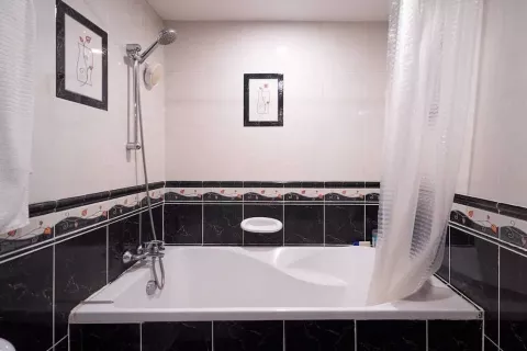 House in Kathu, Thailand 4 bedrooms № 141324 - photo 14