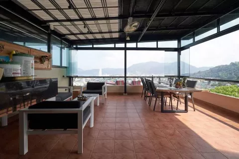 House in Kathu, Thailand 4 bedrooms № 141324 - photo 2