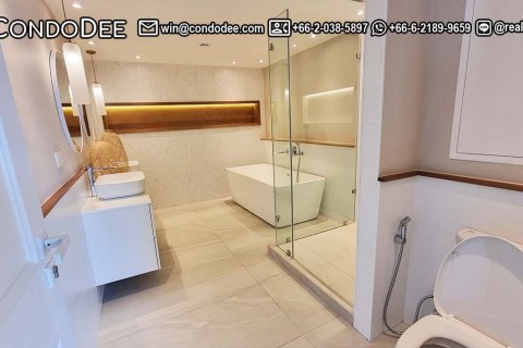 Condo à Watthana, Bangkok, Thaïlande, 3 chambres № 200987 - photo 12