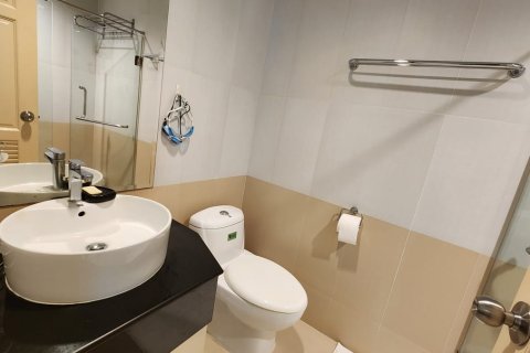 Condo à Watthana, Bangkok, Thaïlande, 2 chambres № 200985 - photo 4