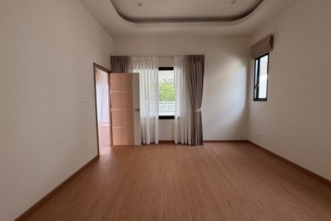House in Phuket, Thailand 3 bedrooms № 147501 - photo 17