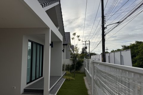 House in Phuket, Thailand 3 bedrooms № 147501 - photo 24