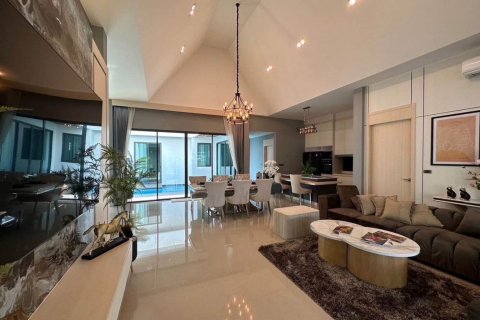 Вилла в Паттайе, Таиланд с 3 спальнями  № 139882 - фото 11