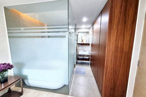 Condo in Bangkok, Thailand, 2 bedrooms  № 114971 - photo 3